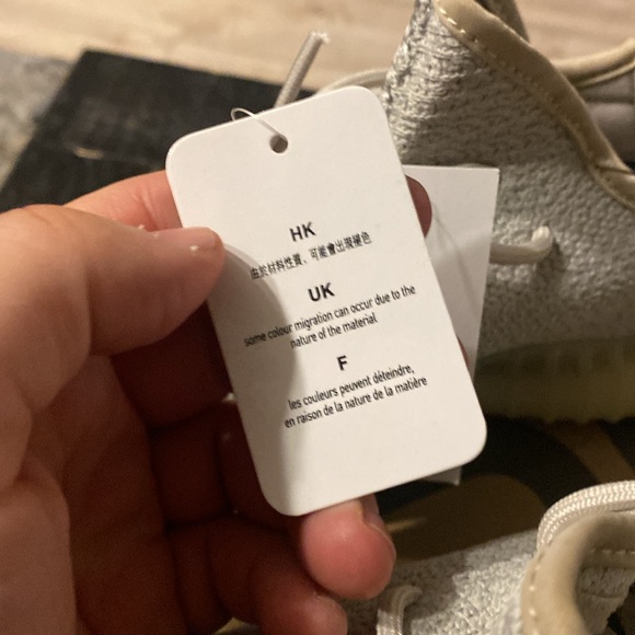 Yeezy Boost 350 V2 'Sesame' Size 5 men’s brand new condition with box, offer up - Picture 5 of 11